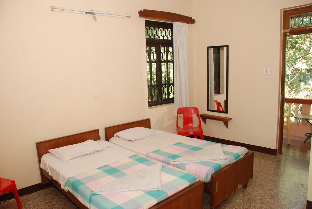 Pinto Guest House Candolim Quarto foto